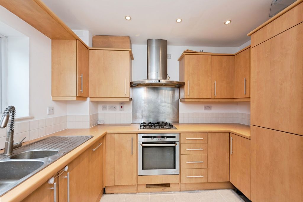 Property photo 3 of 14 Kitchen