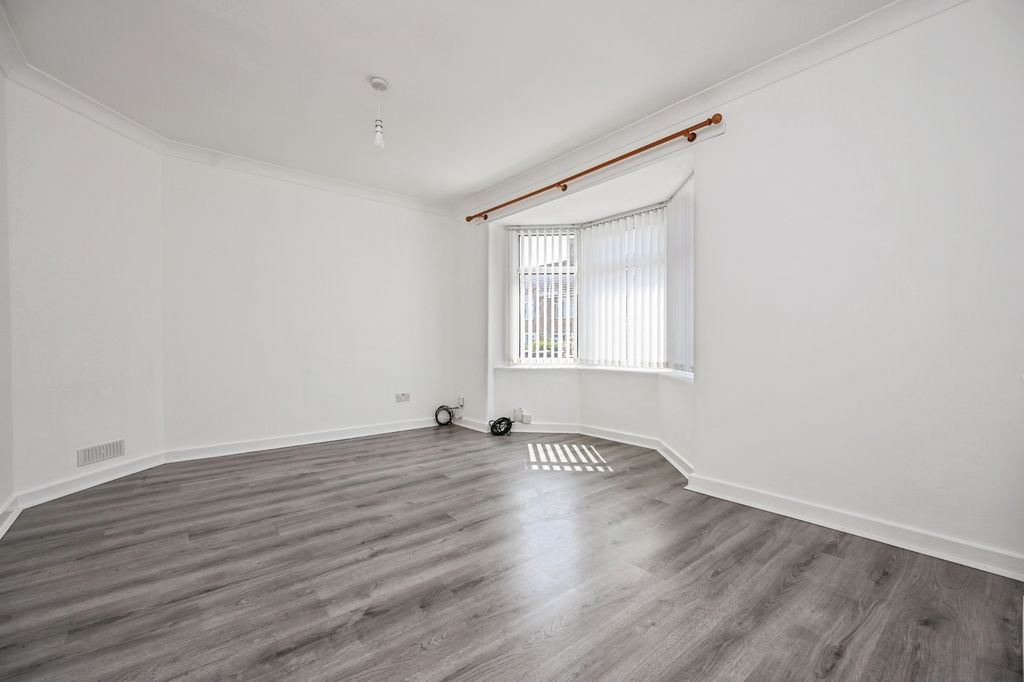 Property photo 3 of 20 Pbox-Img.Jpg