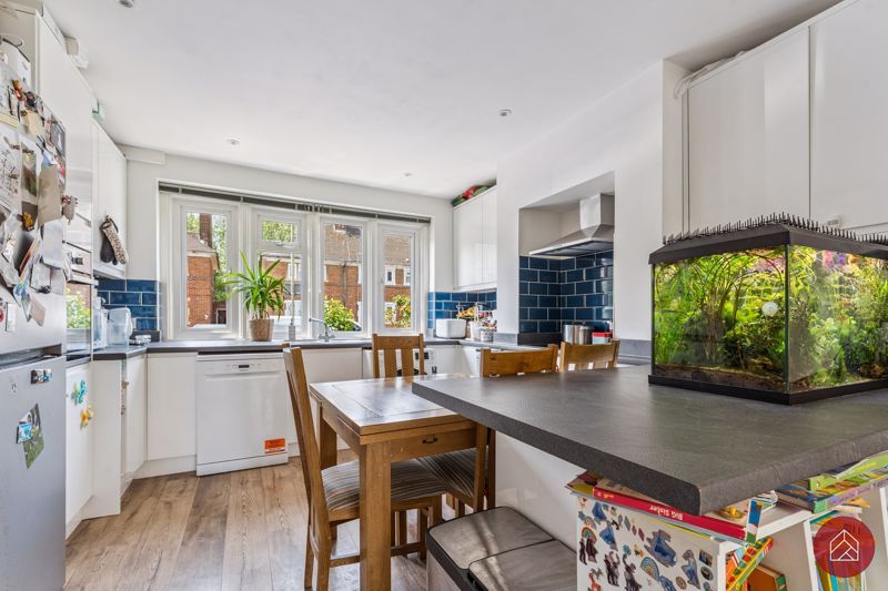 Property photo 3 of 14 Photo 9