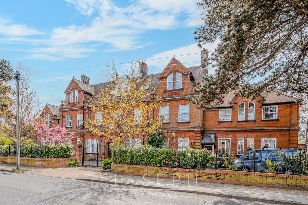 Additional image 17 of 3 bed flat for saleFoxhall Road, Ipswich IP3