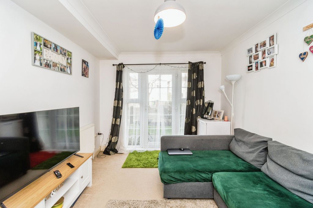 Property photo 3 of 13