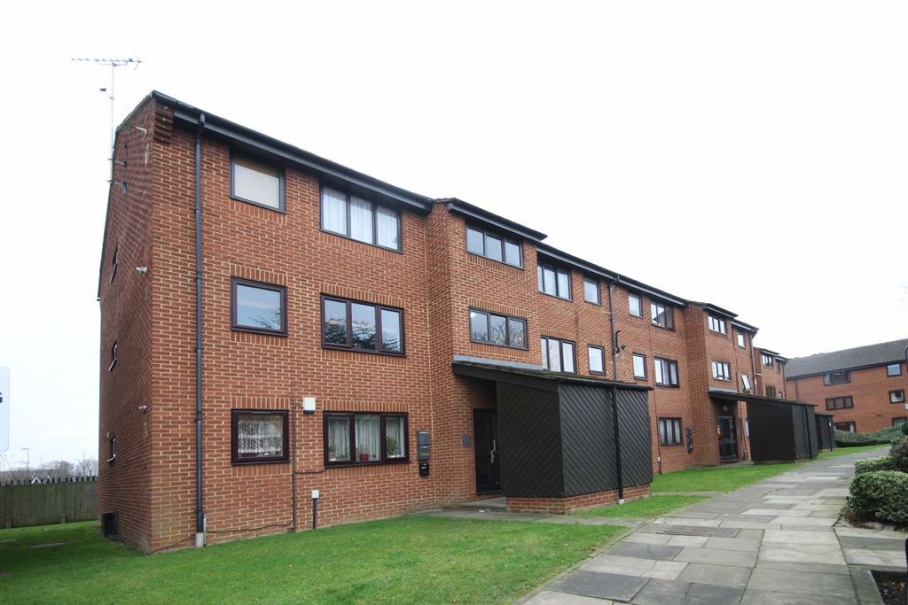 Property photo 1 of 5