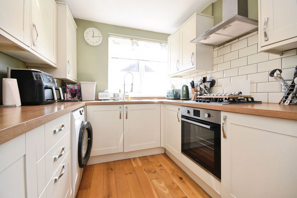 Property photo 3 of 14