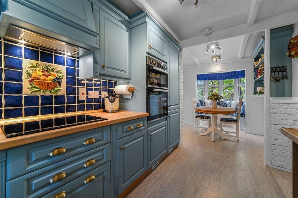 Property photo 2 of 28 Picture No. 13