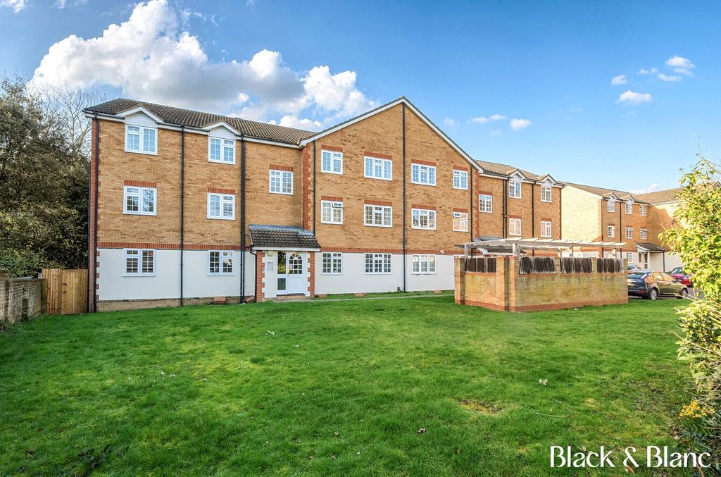 Property photo 1 of 13 External