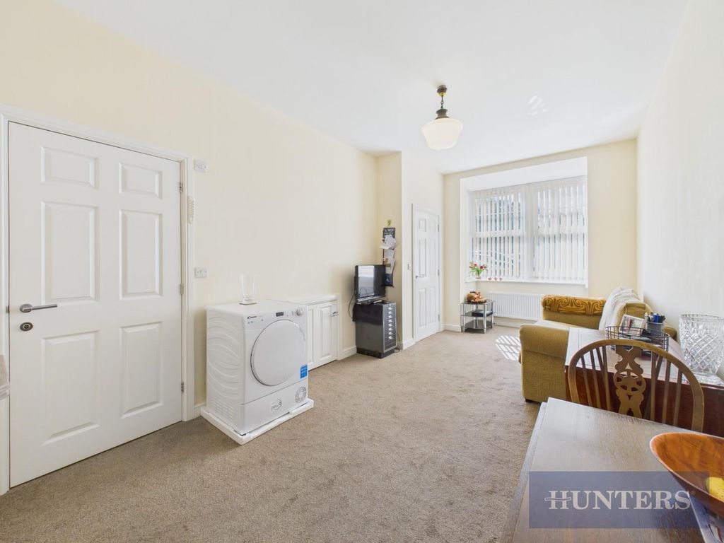 Property photo 3 of 14 Cam05316G0-Pr0195-Still008.Jpg