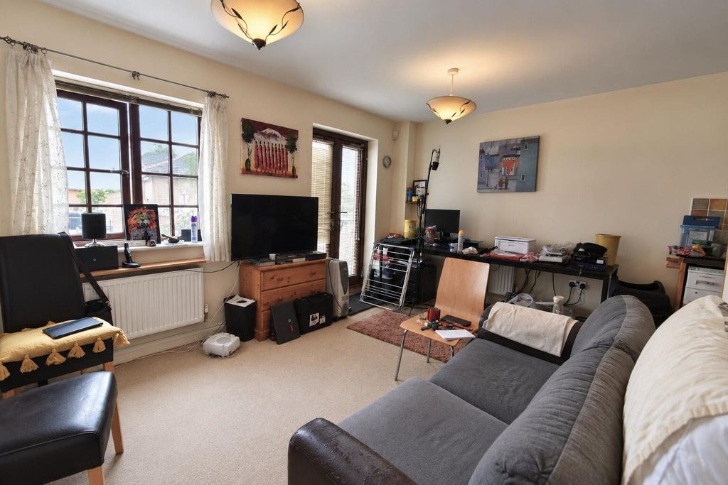 Property photo 2 of 8 Living Room