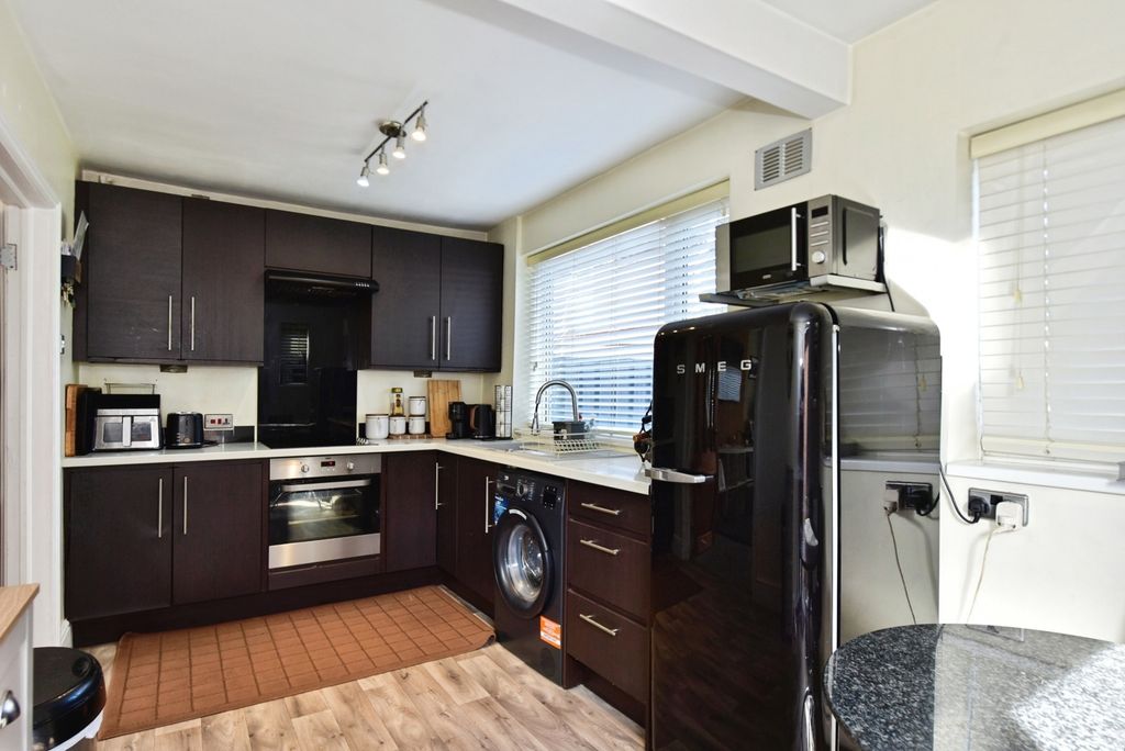 Property photo 2 of 15 Pbox-Img.Jpg