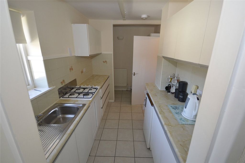 Property photo 3 of 7 Kitchen