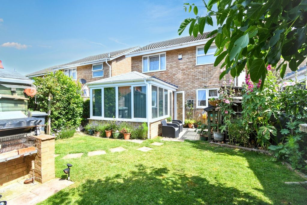Property photo 2 of 22