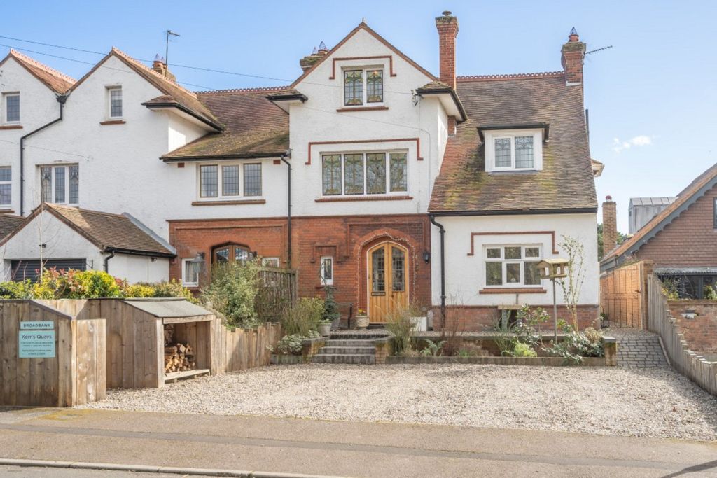 Property photo 1 of 33