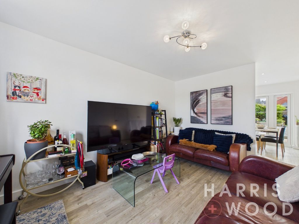 Property photo 3 of 17 4790513