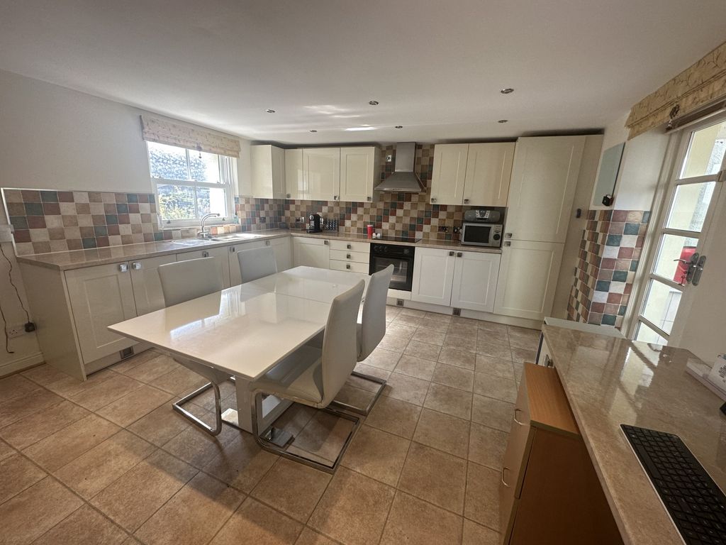 Property photo 2 of 11 Img_0054