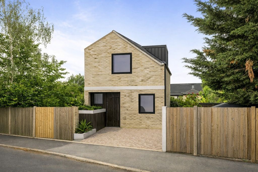 Property photo 2 of 3 4186914