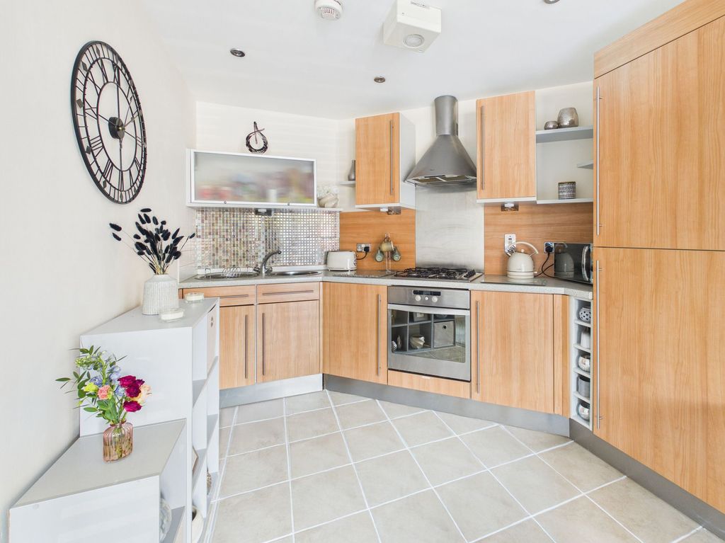 Property photo 3 of 15 Kitchen Area