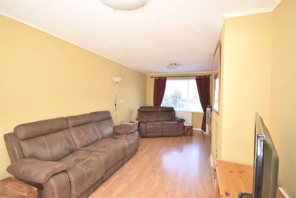 Property photo 3 of 16 Living Room