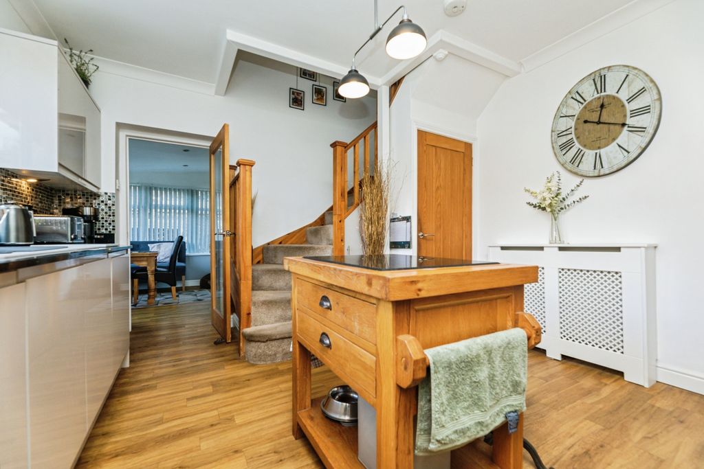 Property photo 3 of 29 2A8A4830-2-1014