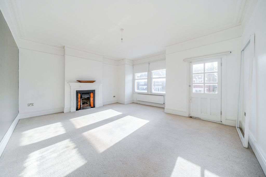 Property photo 2 of 12 Picture No. 26