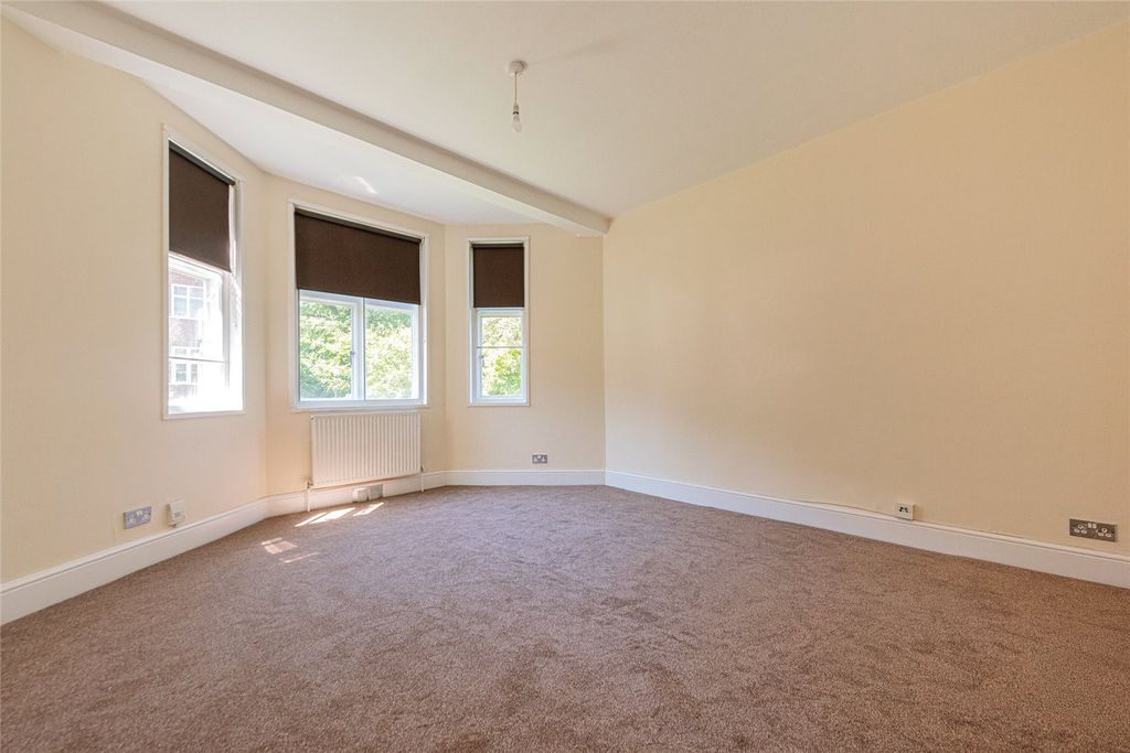 Property photo 3 of 6 Picture No. 02