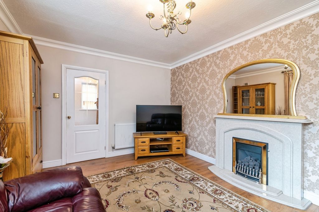 Property photo 3 of 18 Pbox-Img.Jpg