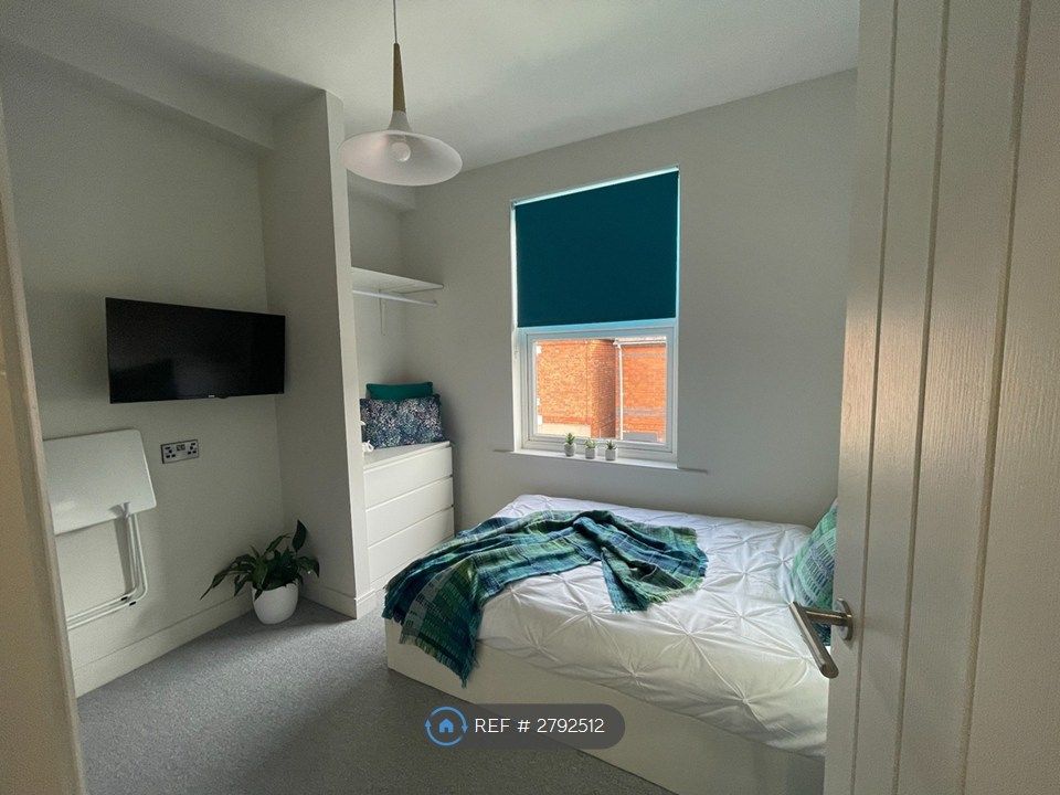 Property photo 1 of 7 Room 3