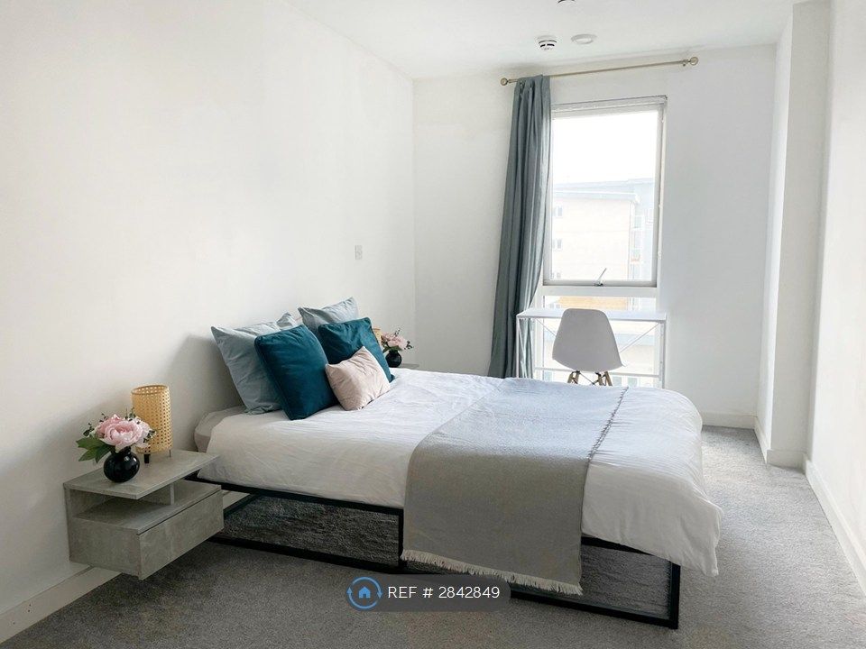 Property photo 1 of 10 Bedroom i