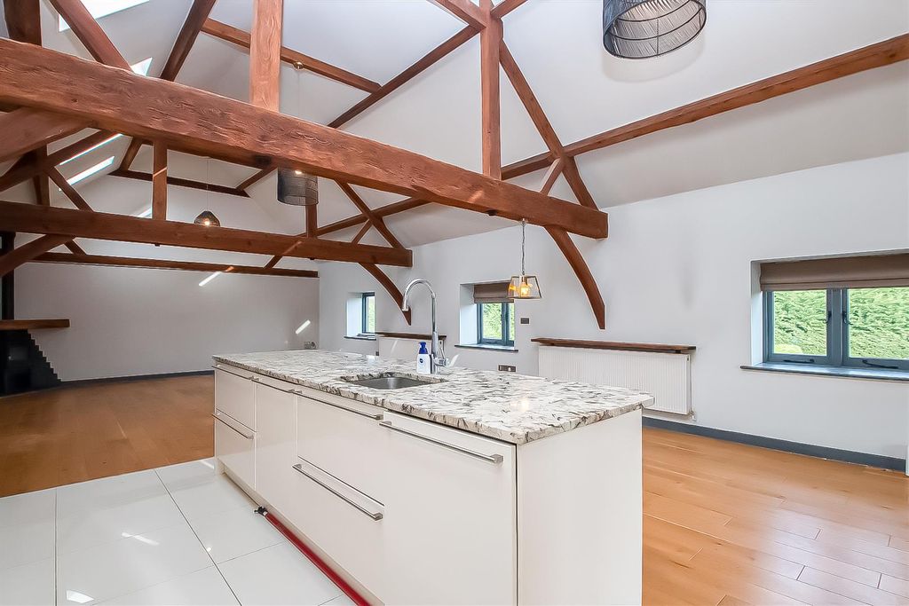 Property photo 2 of 43 1Tin6.Jpg