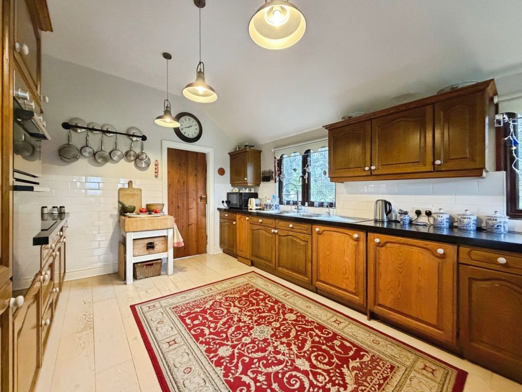 Property photo 3 of 25