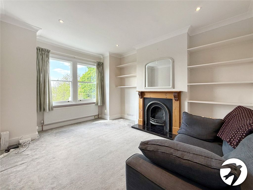 Property photo 2 of 12 Lounge