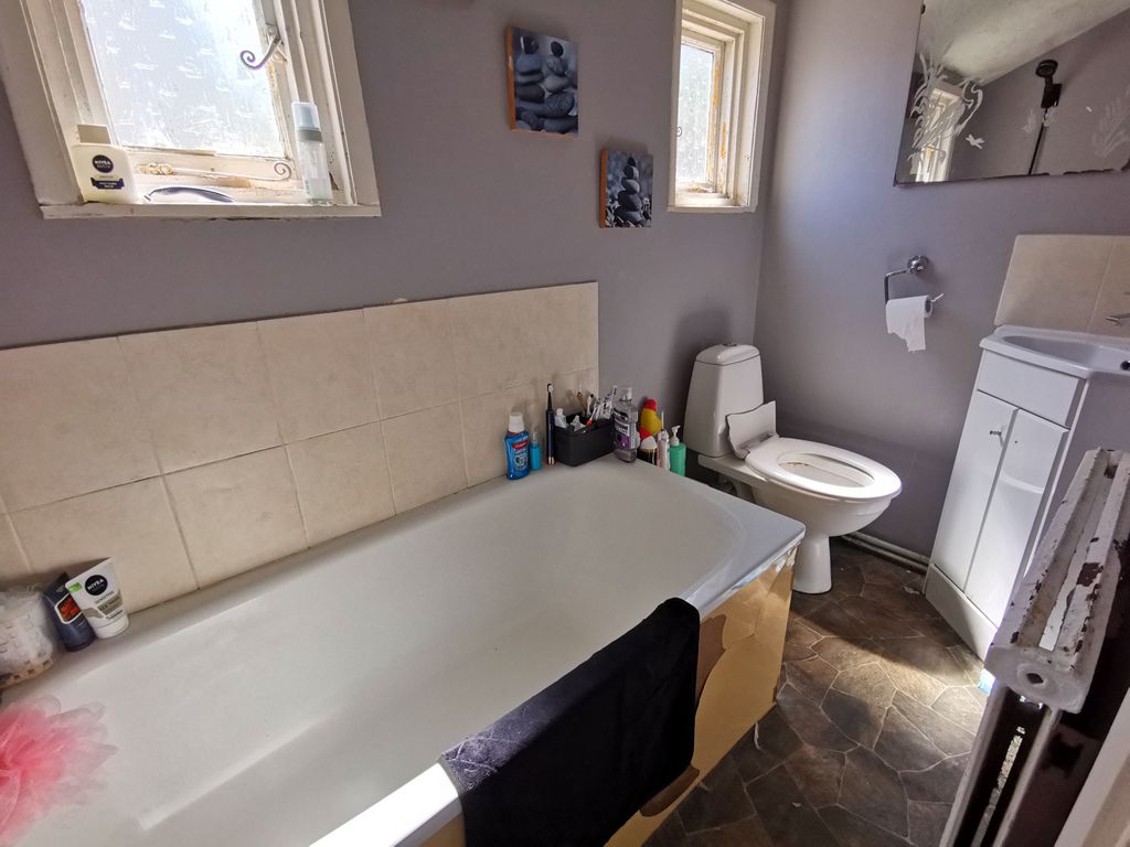 Property photo 2 of 6 Gallery