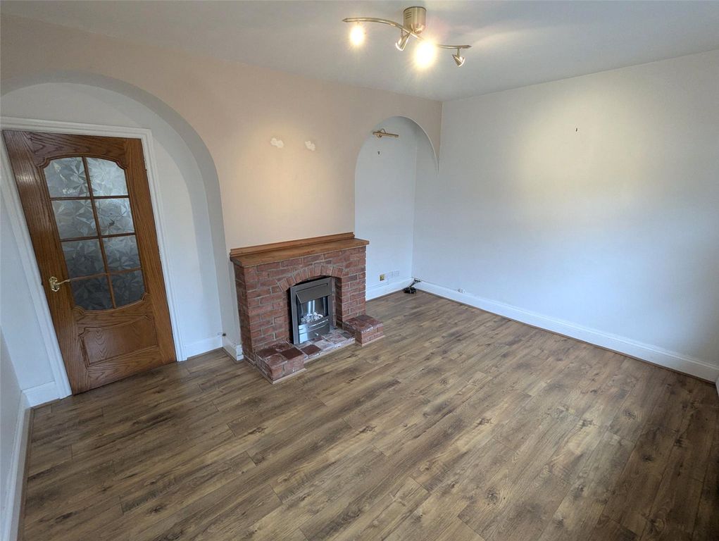 Property photo 2 of 19 Lounge