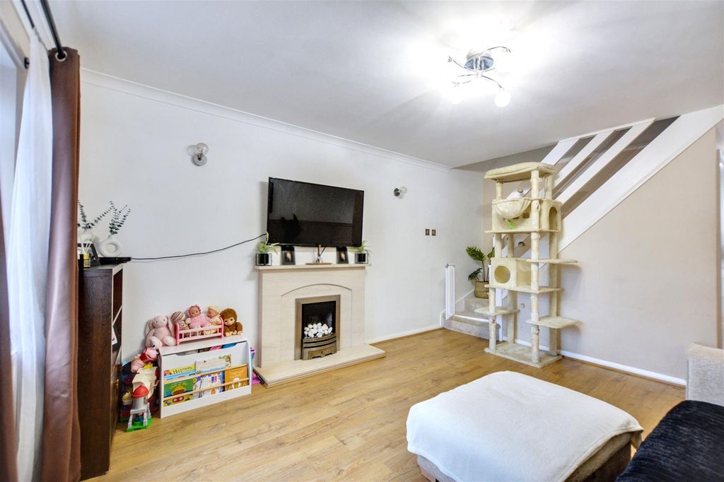 Property photo 3 of 17 Lounge_1.Jpeg