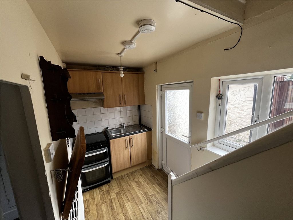 Property photo 3 of 7 Picture No. 12