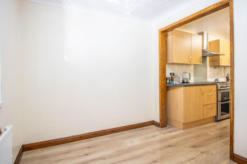 Property photo 3 of 15 Img_4050.Jpg