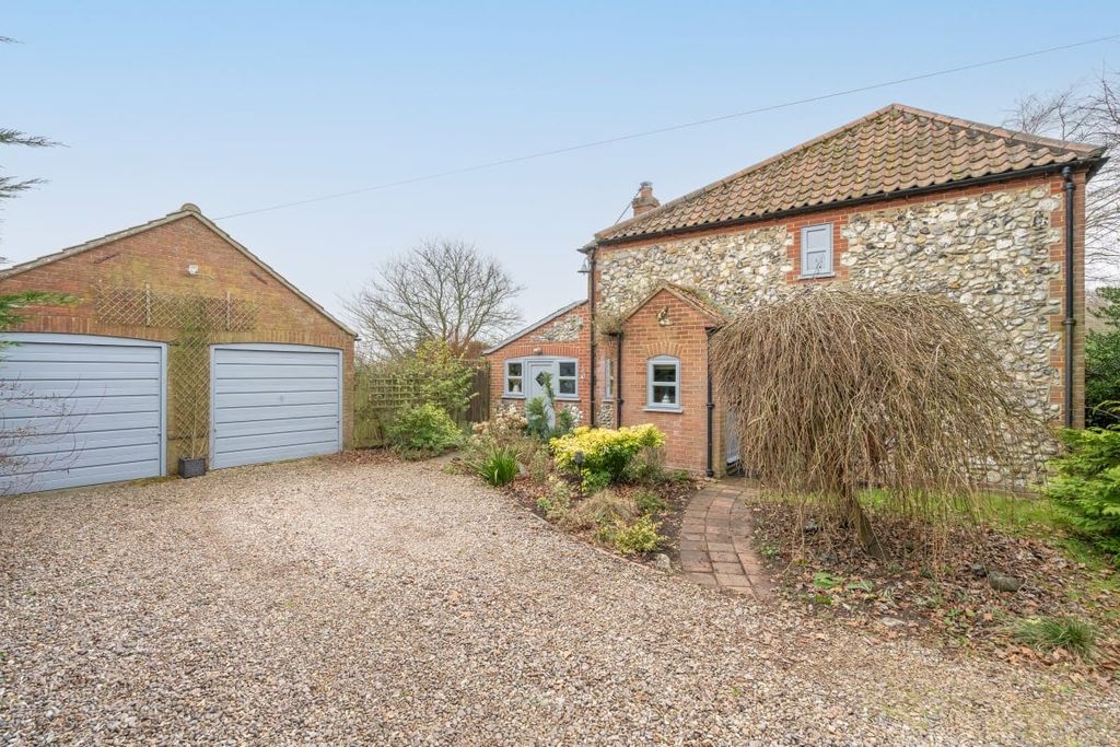 Property photo 2 of 28