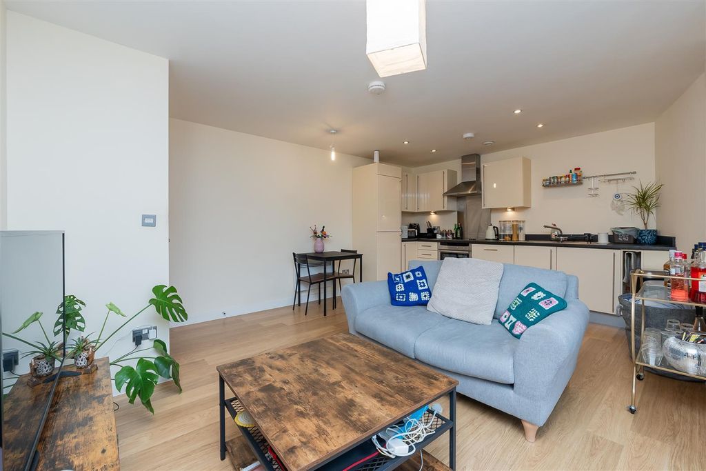 Property photo 2 of 10 20-Apollo-Apartments-Bs1--2.Jpg