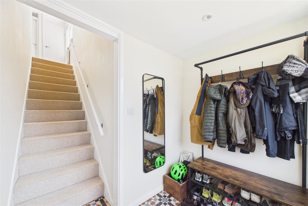 Property photo 2 of 20 Porch