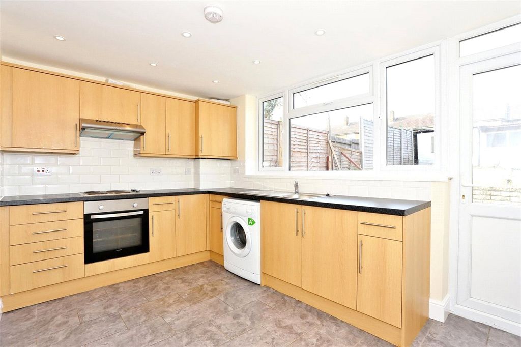 Property photo 2 of 8 Kitchen