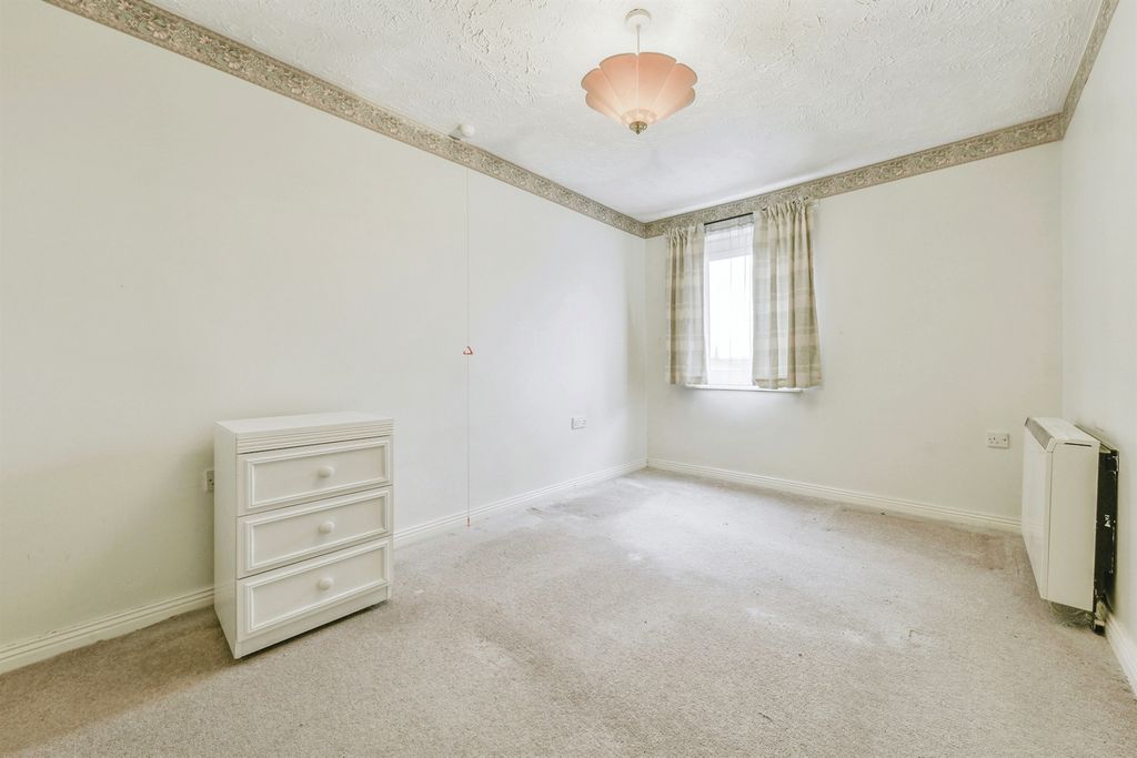 Property photo 3 of 11