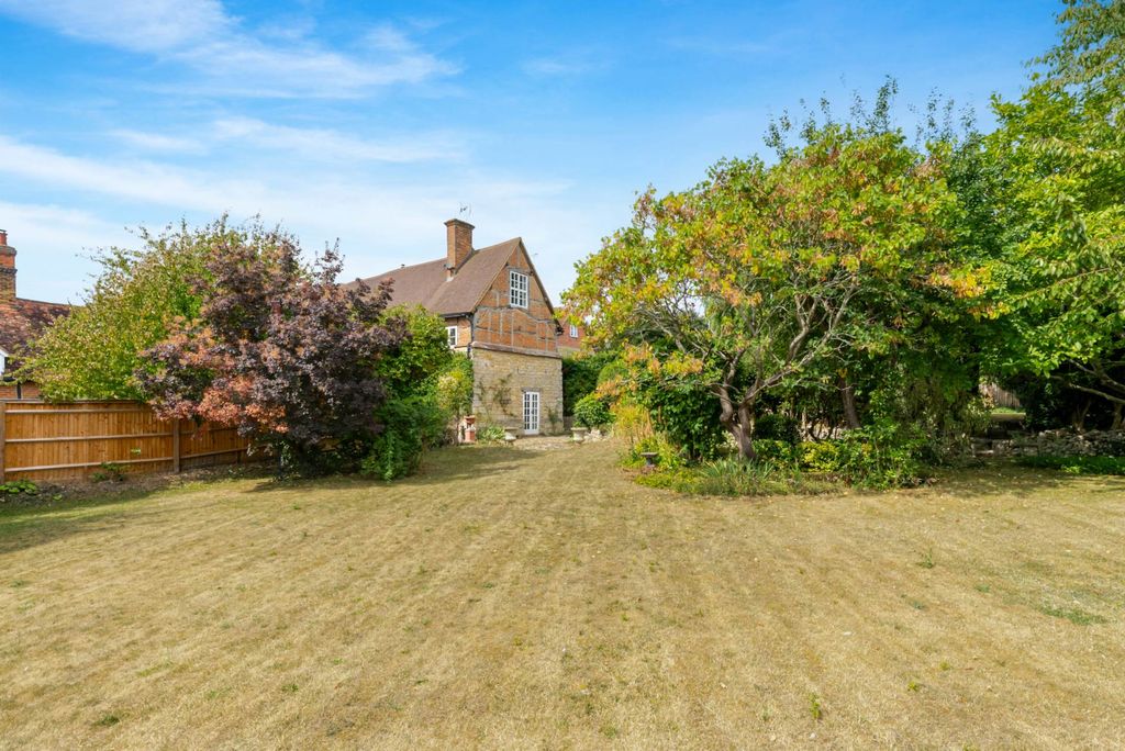 Property photo 3 of 40