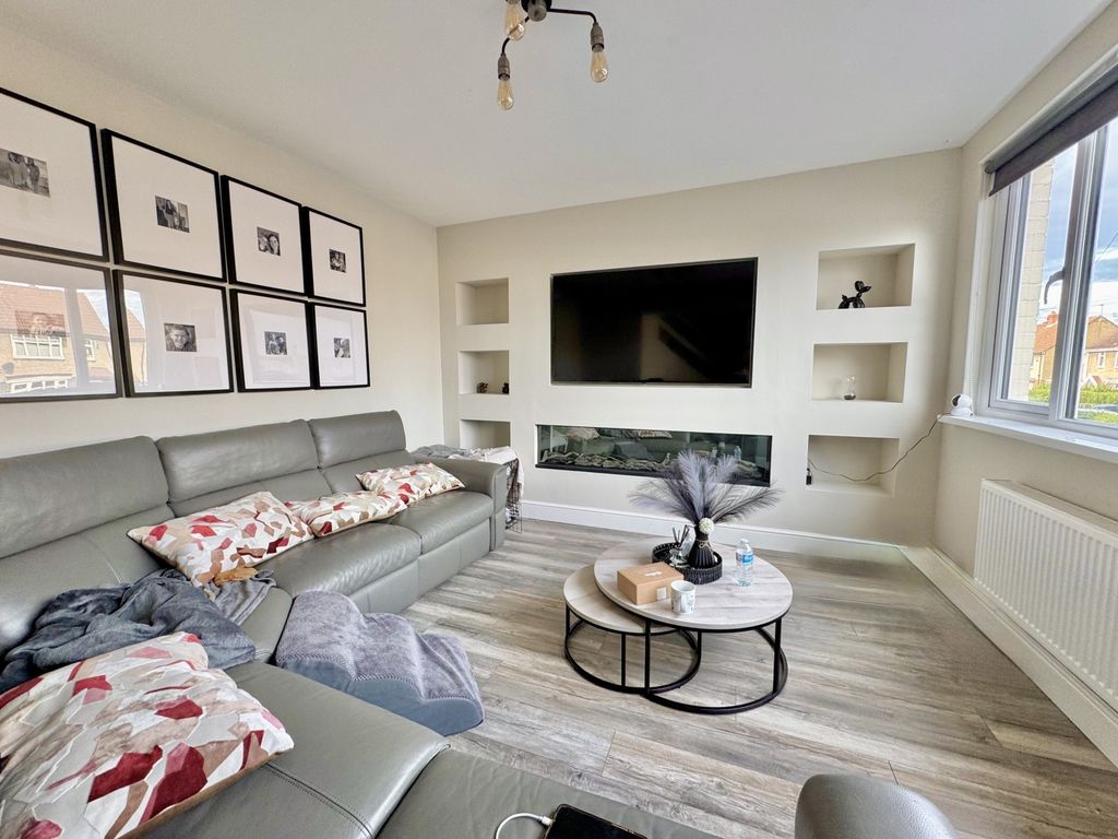 Property photo 3 of 16 Img_4006