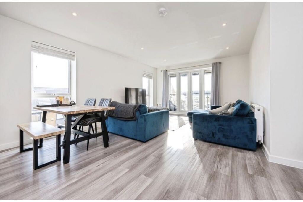 Property photo 2 of 9