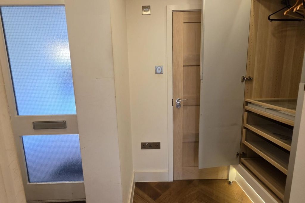 Property photo 2 of 10 Entrance Hall Wardrobe.Jpg