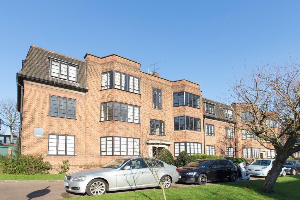 Property photo 2 of 9