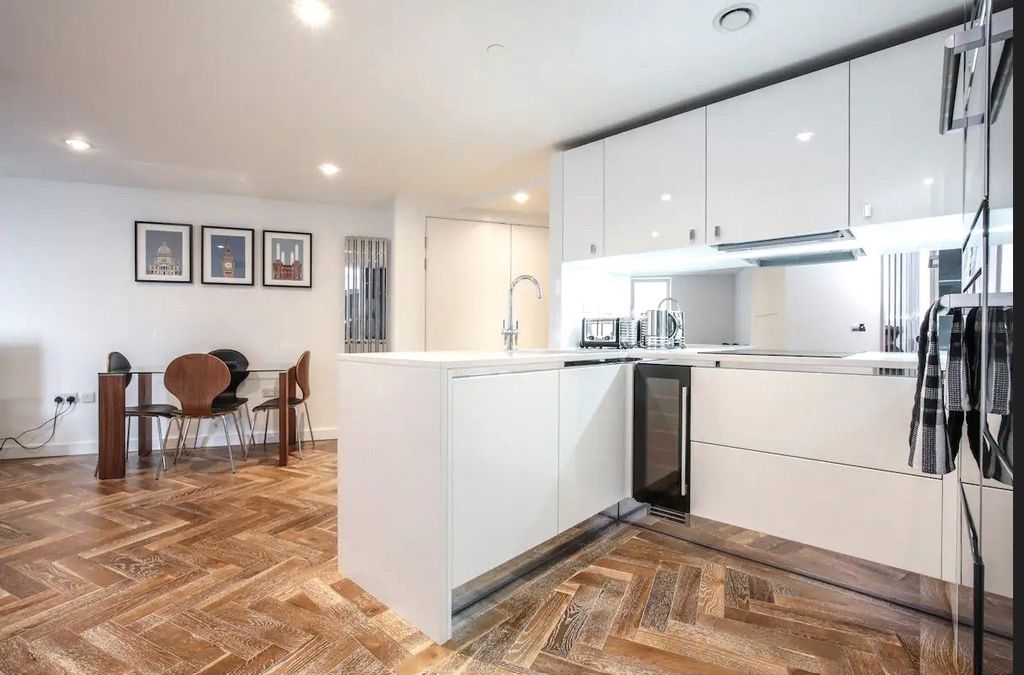 Property photo 3 of 18 Picture No. 08