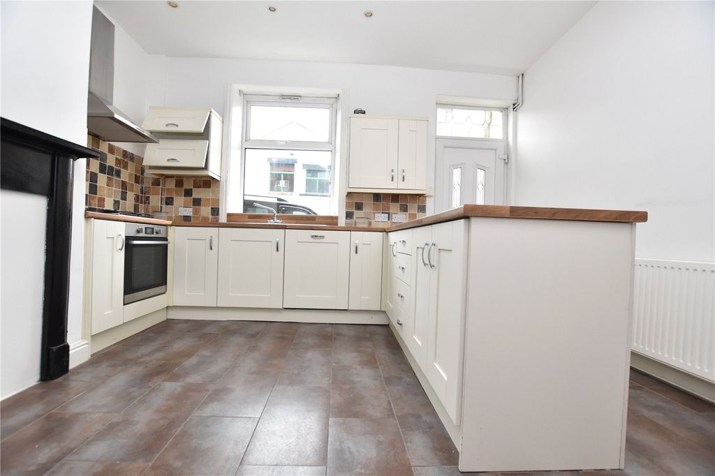 Property photo 3 of 17 Picture No. 15