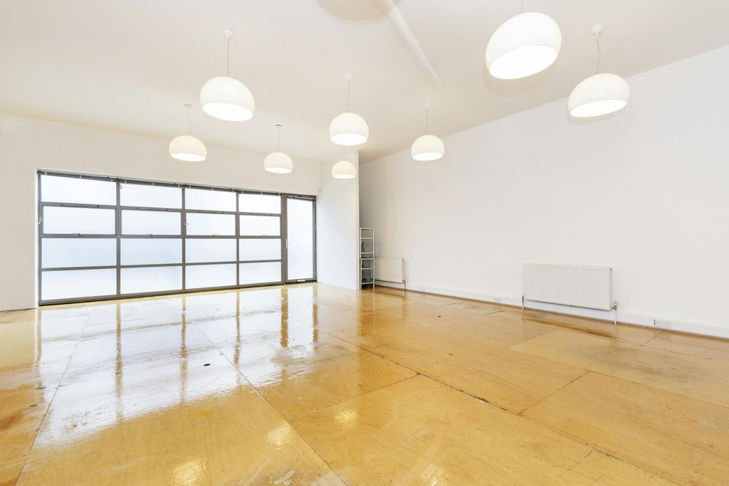 Property photo 3 of 6 Unit 10  17 Palmers Road 2.Jpg