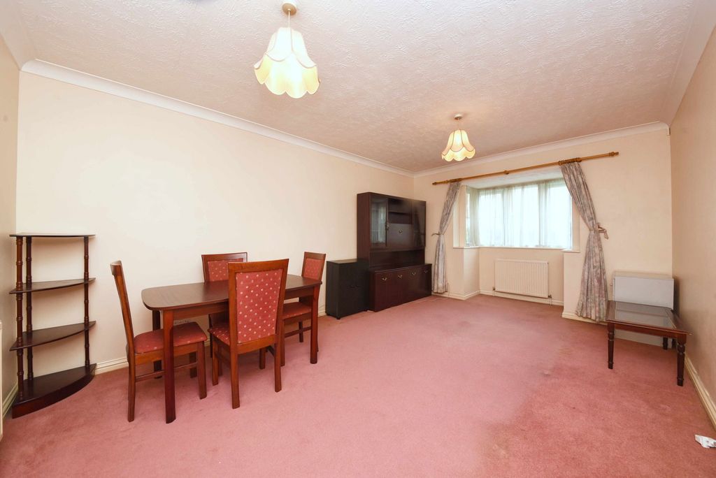 Property photo 3 of 9