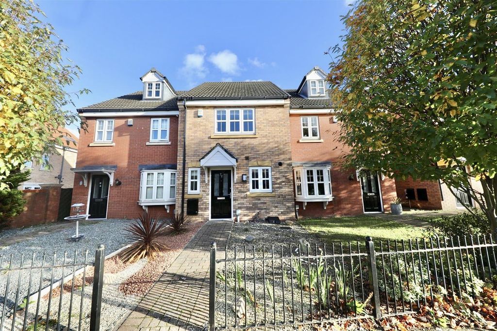 Property photo 1 of 17 Front