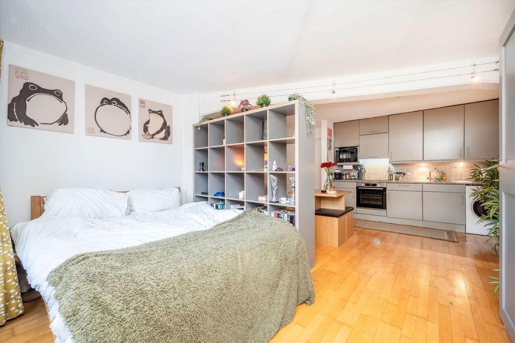 Property photo 3 of 6